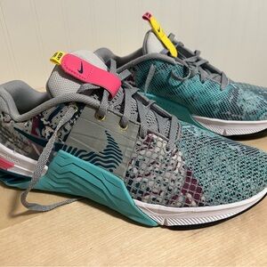 Womens Nike Metcon 8 Training Shoes DQ0302-001 Like New